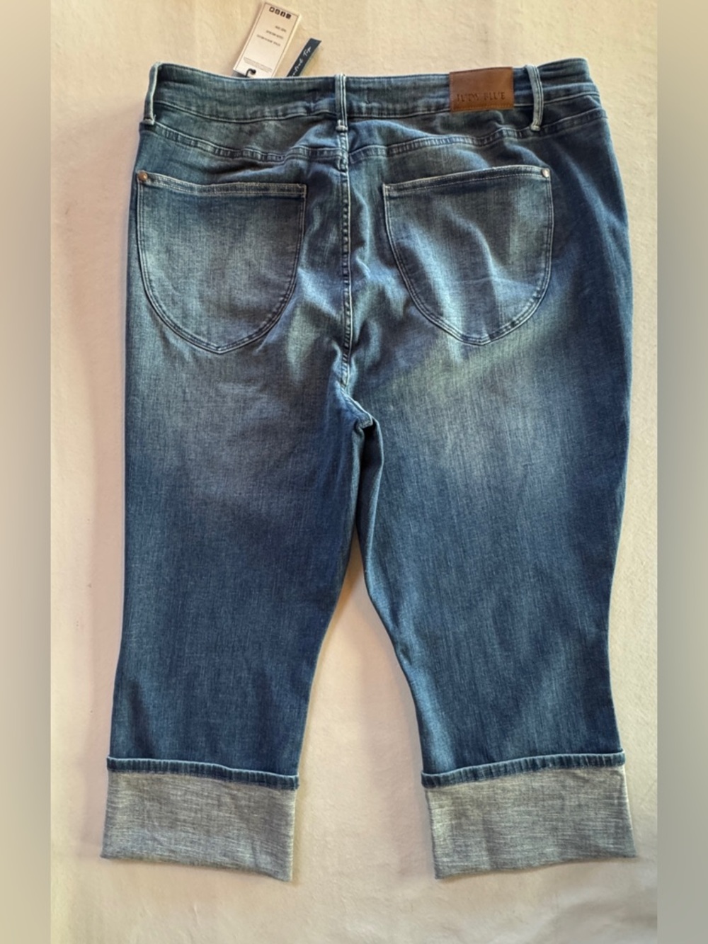 NWT Judy Blue Capri Med Blue Cropped Jeans JB78114 Tummy Control Top (22W) - Picture 4 of 16